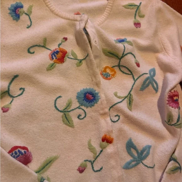 The House of Logan mid-coast Maine boutique embroidered sweater - Picture 4 of 11